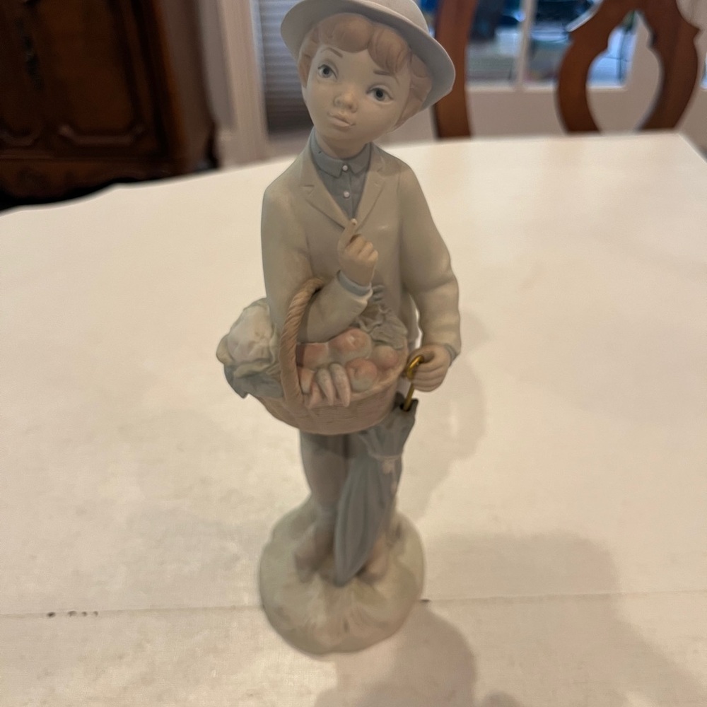 Vintage 1970s Lladro "Little Gardener" porcelain figurine. Adorable! GUC!
